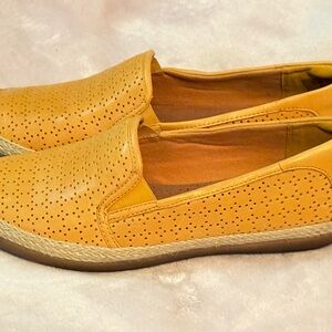 Danelly Adira Ballet Flat in Yellow size 6